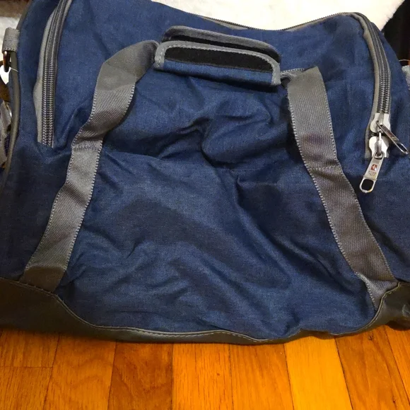 Swiss Tech Blue and Gray Men's Duffel Bag - Picture 6 of 11